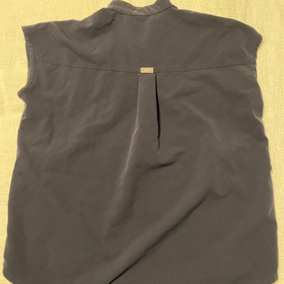 Figs Limited Edition Quiet Navy Scrub Set - Picture 5 of 7